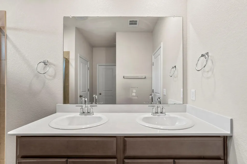 516 Loriner Way Liberty Hill TX 78642