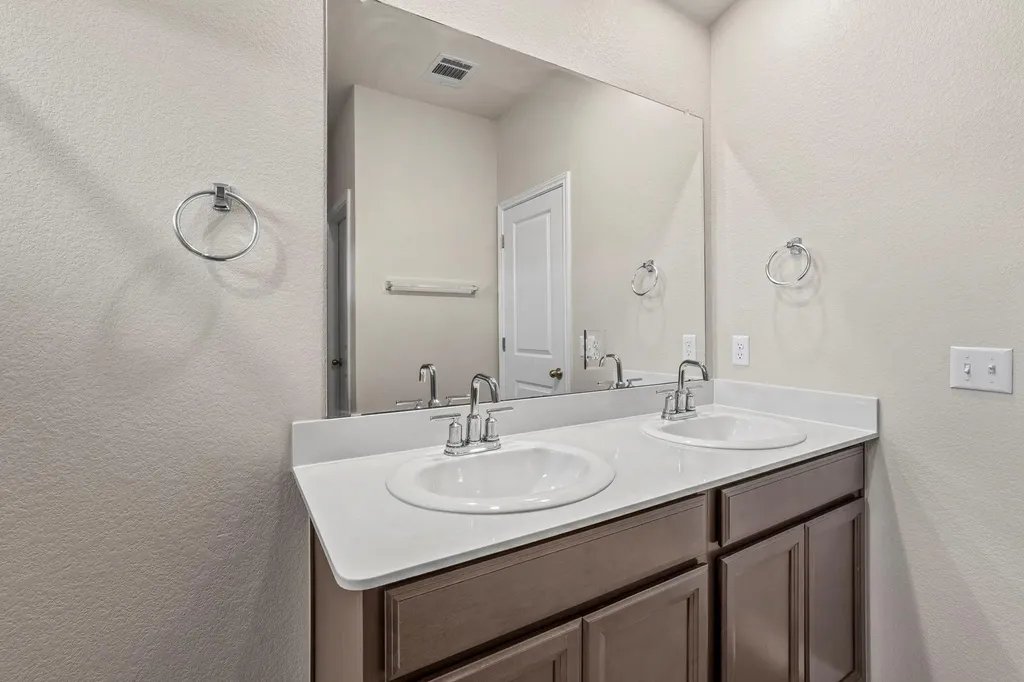 516 Loriner Way Liberty Hill TX 78642
