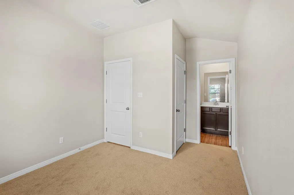 516 Loriner Way Liberty Hill TX 78642
