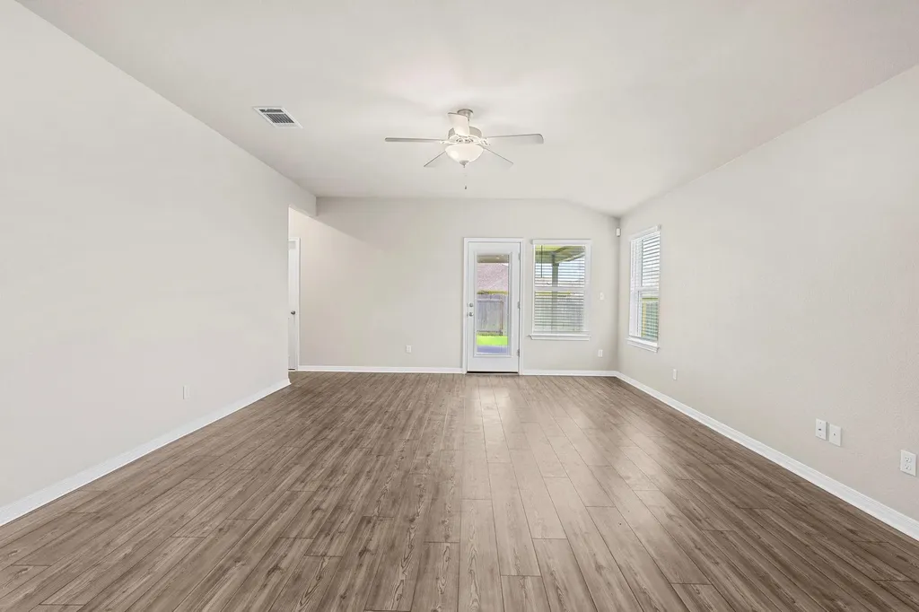 516 Loriner Way Liberty Hill TX 78642