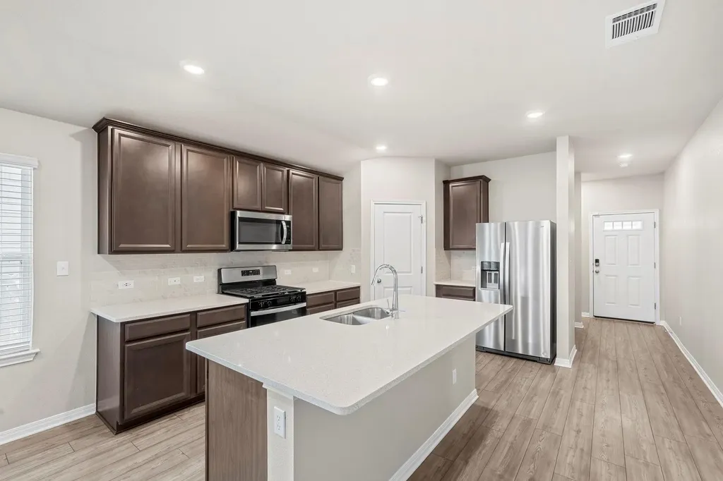 516 Loriner Way Liberty Hill TX 78642