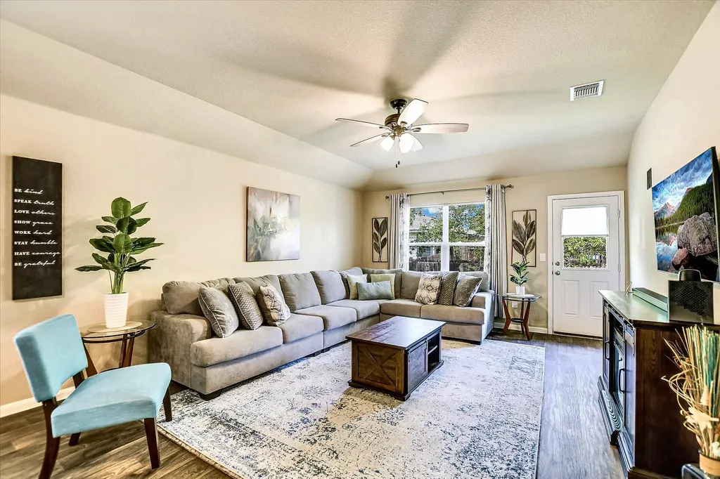 3304 Tilmon Lane Austin TX 78725