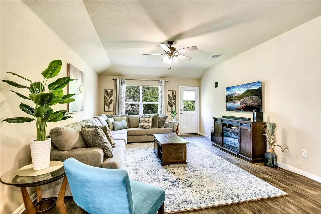 3304 Tilmon Lane Austin TX 78725