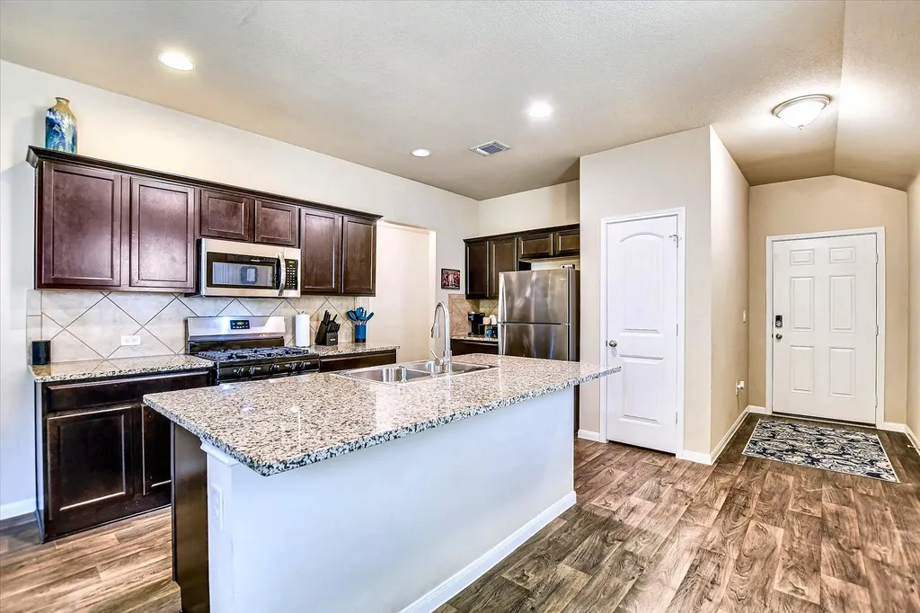 3304 Tilmon Lane Austin TX 78725