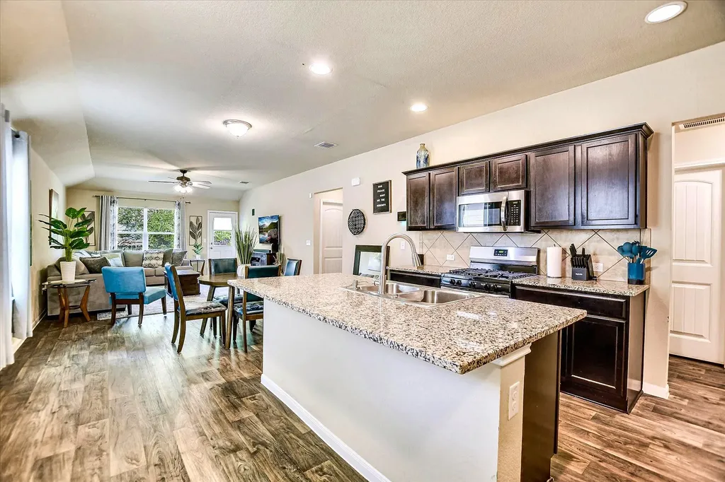 3304 Tilmon Lane Austin TX 78725