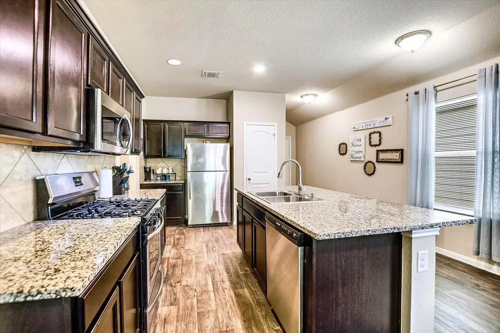 3304 Tilmon Lane Austin TX 78725
