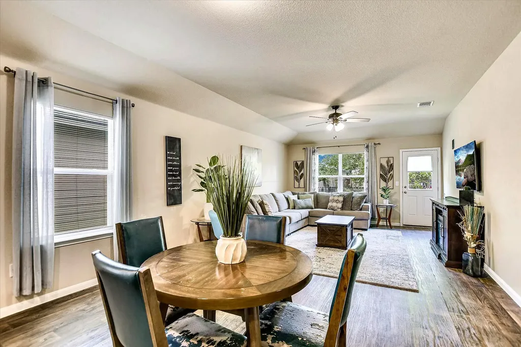 3304 Tilmon Lane Austin TX 78725