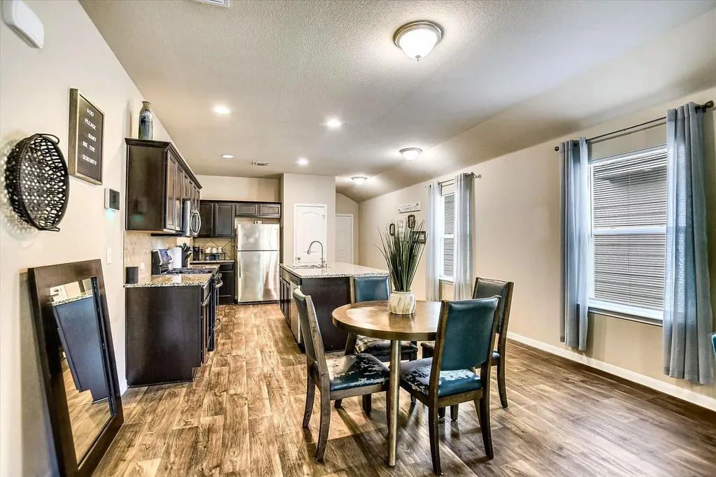 3304 Tilmon Lane Austin TX 78725