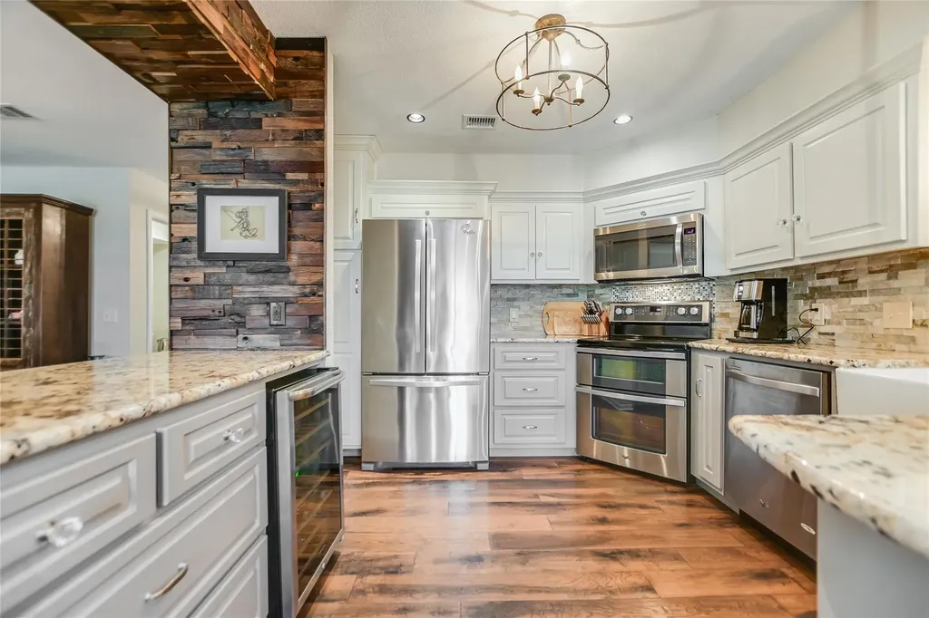 109 Sunshine Horseshoe Bay TX 78657