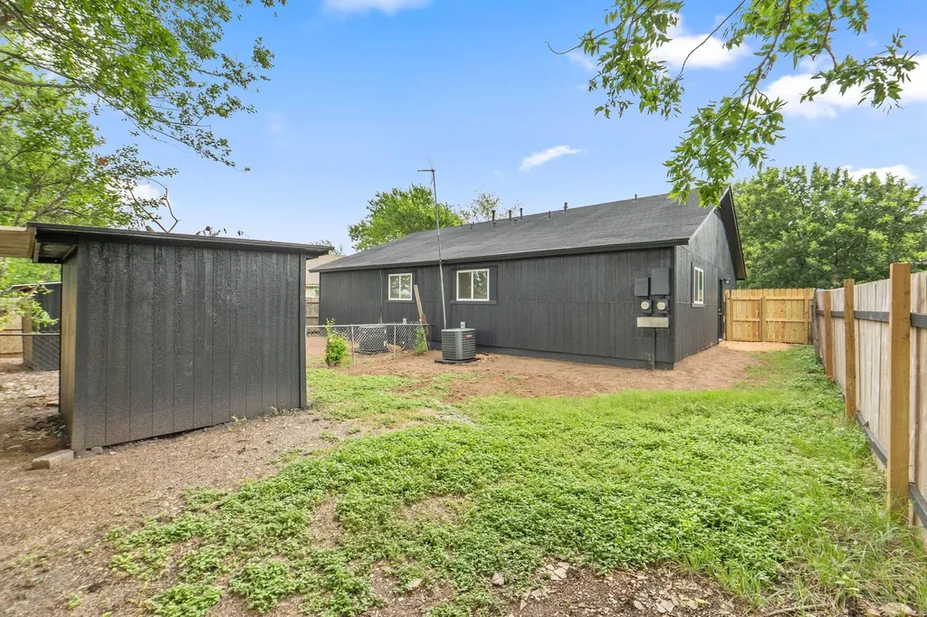 8203 Colony Loop Drive Austin TX 78724