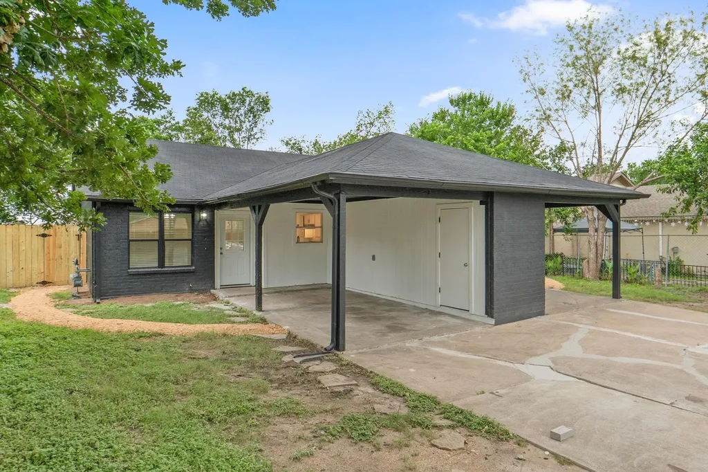 8203 Colony Loop Drive Austin TX 78724