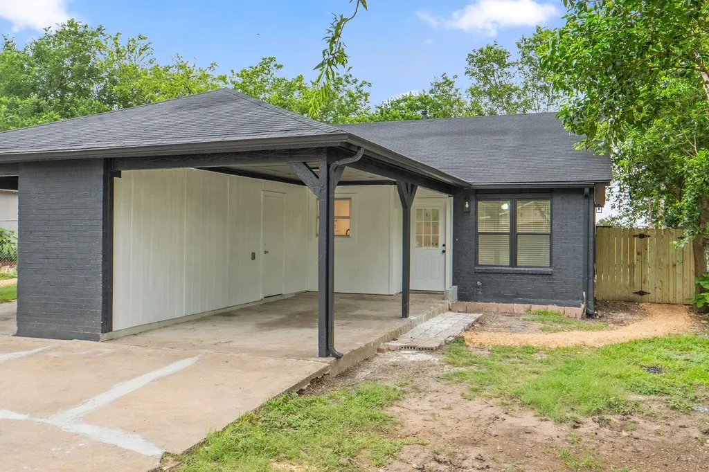 8203 Colony Loop Drive Austin TX 78724