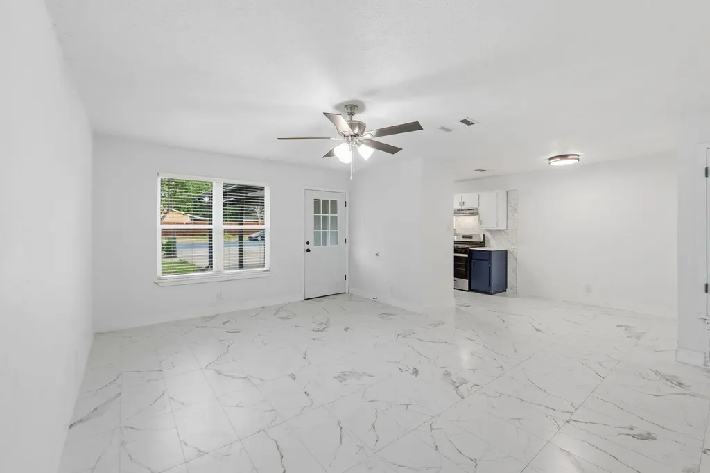 8203 Colony Loop Drive Austin TX 78724