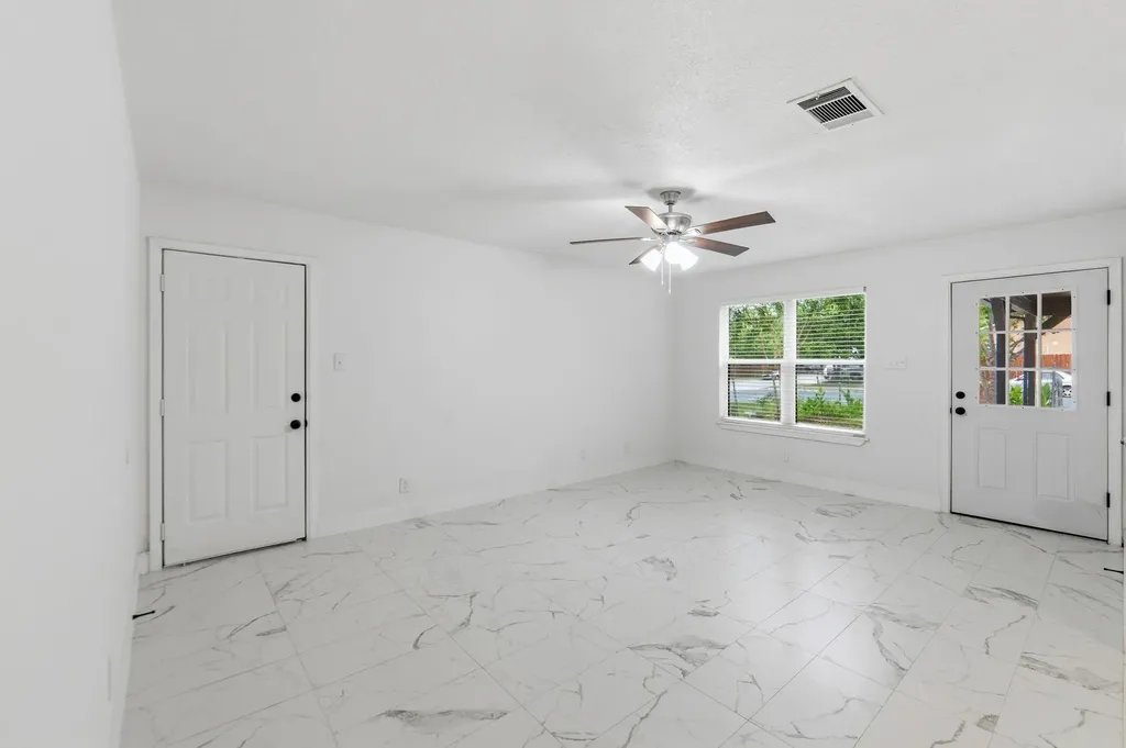 8203 Colony Loop Drive Austin TX 78724