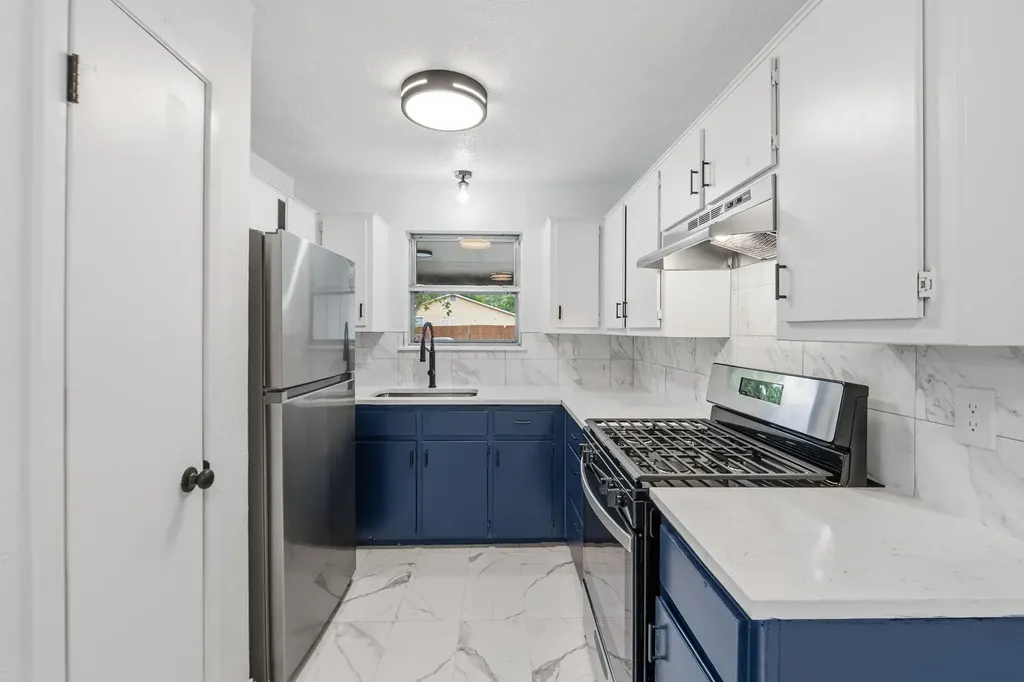 8203 Colony Loop Drive Austin TX 78724