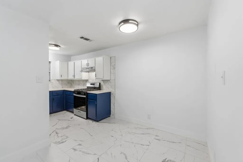 8203 Colony Loop Drive Austin TX 78724