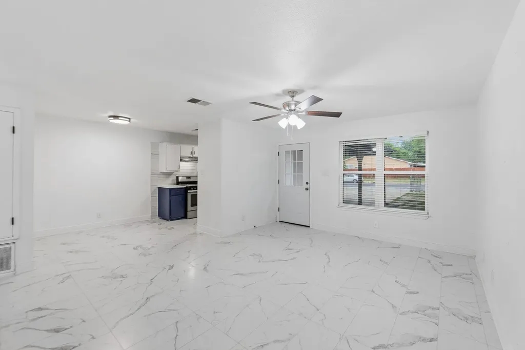 8203 Colony Loop Drive Austin TX 78724