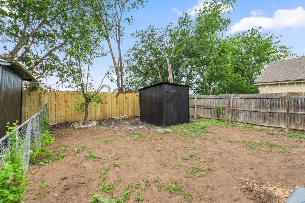 8203 Colony Loop Drive Austin TX 78724
