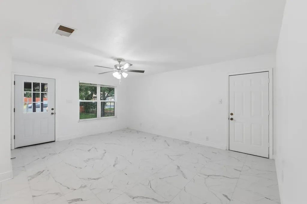 8203 Colony Loop Drive Austin TX 78724