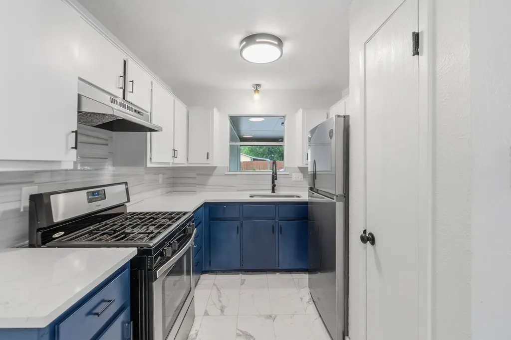 8203 Colony Loop Drive Austin TX 78724