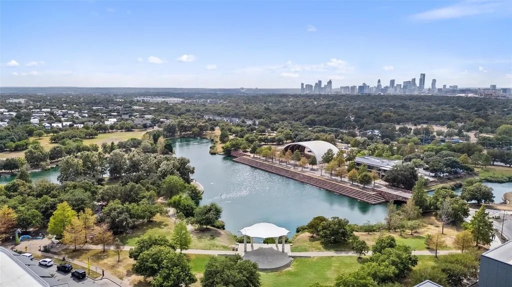 1701 Simond Avenue Austin TX 78723