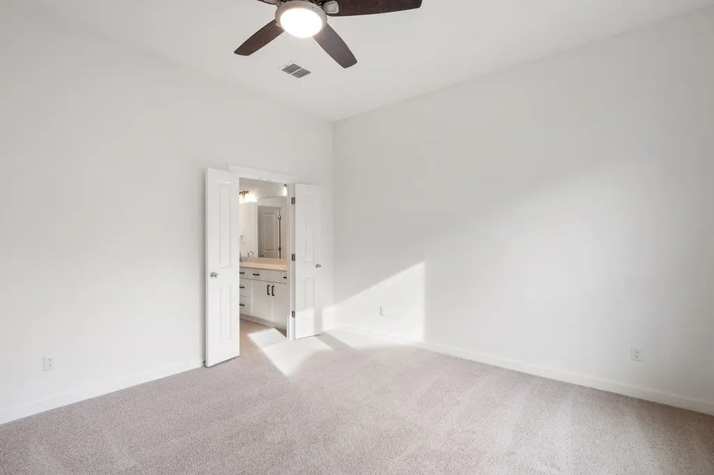 2205 Cento Walk Round Rock TX 78664