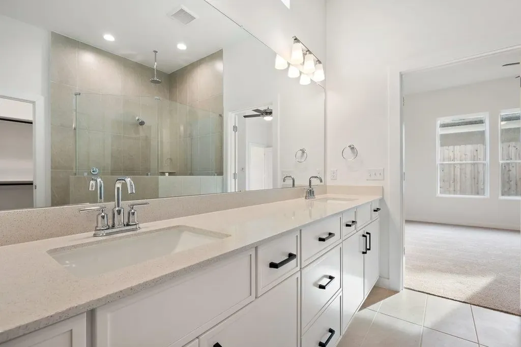 2205 Cento Walk Round Rock TX 78664