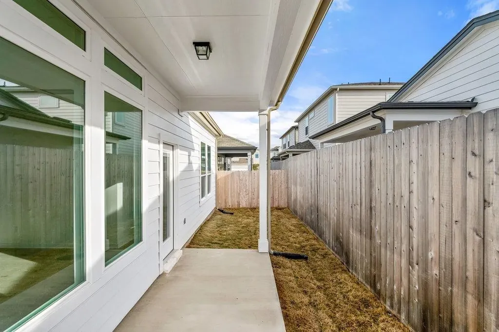 2205 Cento Walk Round Rock TX 78664