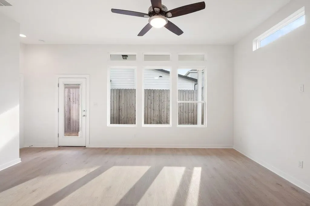 2205 Cento Walk Round Rock TX 78664