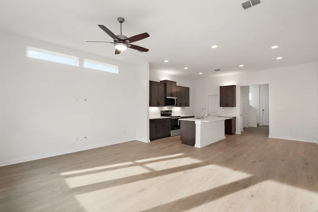 2205 Cento Walk Round Rock TX 78664