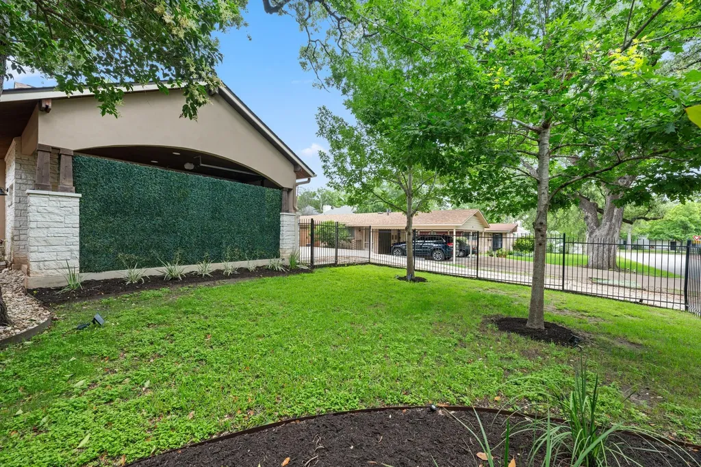 3907 Bailey Lane Austin TX 78756
