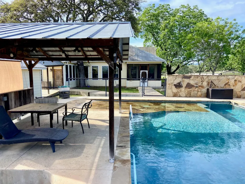 1139 Fm 3351 Kendalia TX 78027