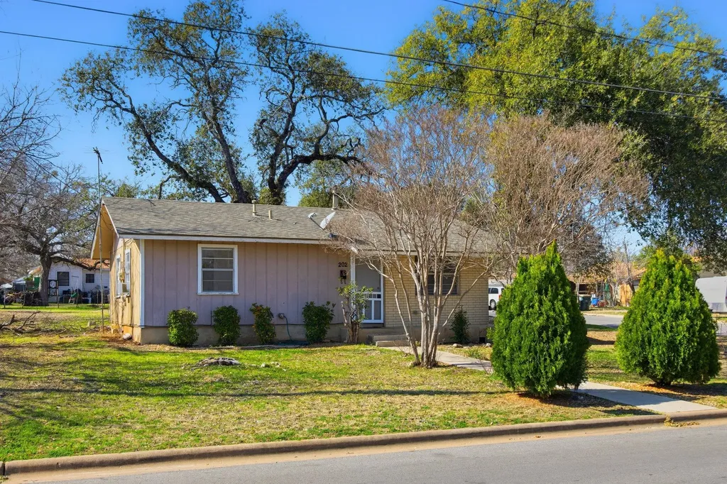 202 Forest Street Georgetown TX 78626