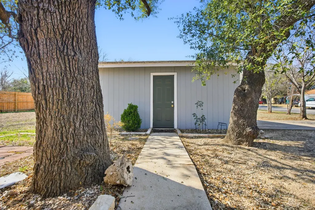 202 Forest Street Georgetown TX 78626