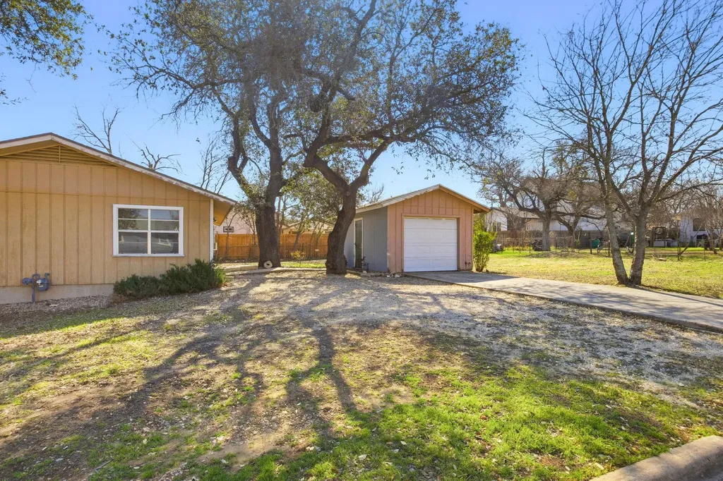 202 Forest Street Georgetown TX 78626