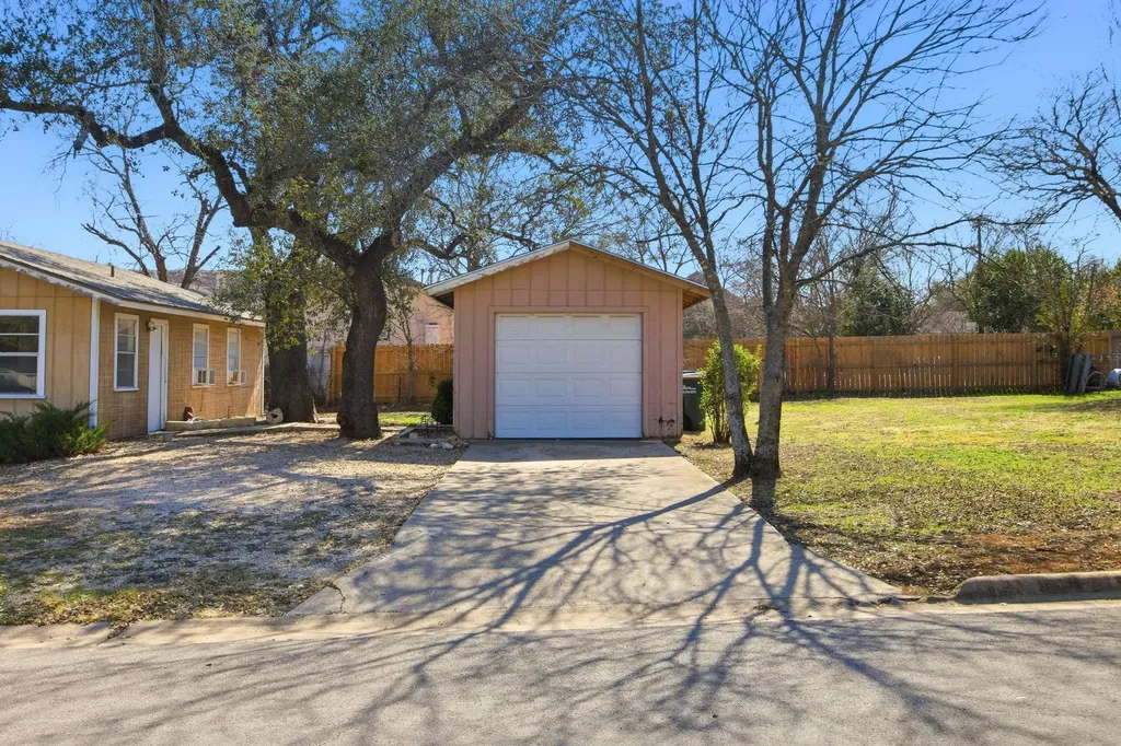 202 Forest Street Georgetown TX 78626