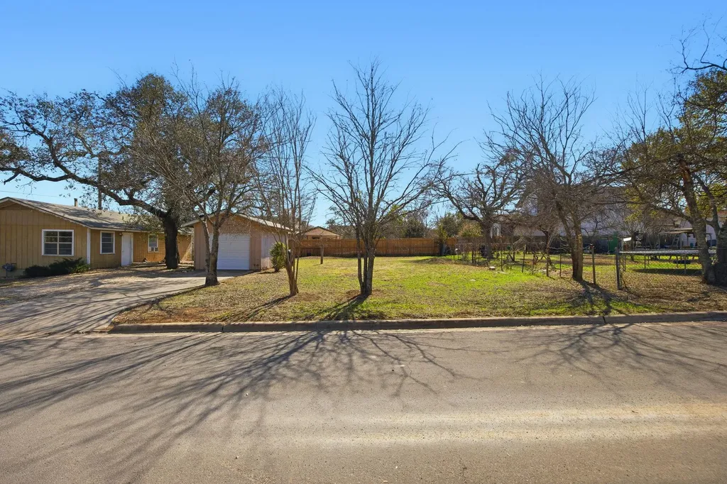 202 Forest Street Georgetown TX 78626