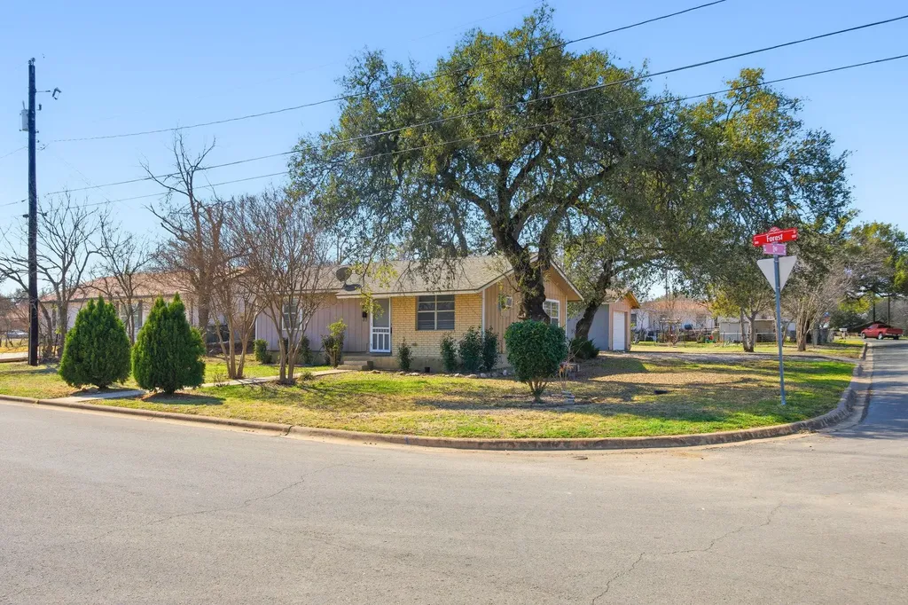202 Forest Street Georgetown TX 78626