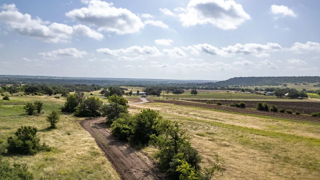 105 Fm-1047 Evant TX 76880