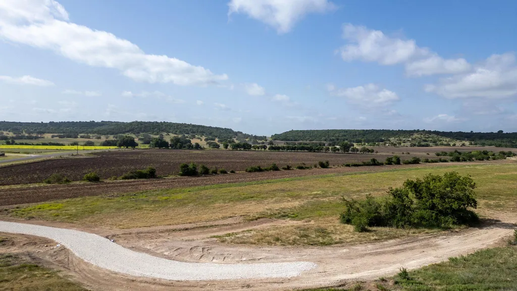 105 Fm-1047 Evant TX 76880