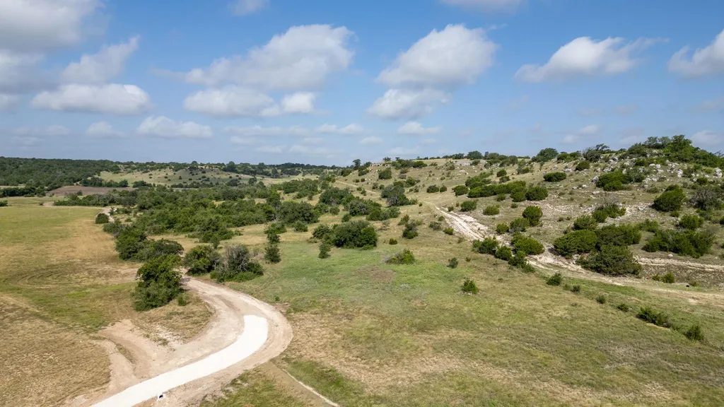 105 Fm-1047 Evant TX 76880