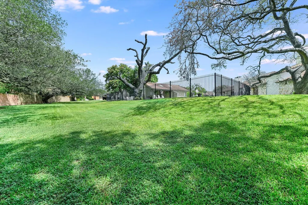 11125 Pinehurst Drive Austin TX 78747