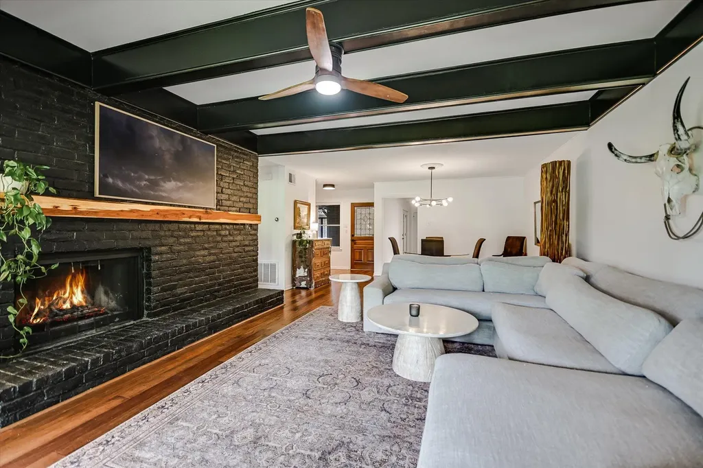 11125 Pinehurst Drive Austin TX 78747