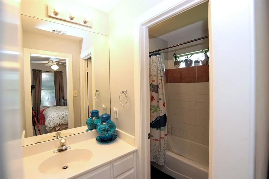 10260 Twin Lake Loop Dripping Springs TX 78620