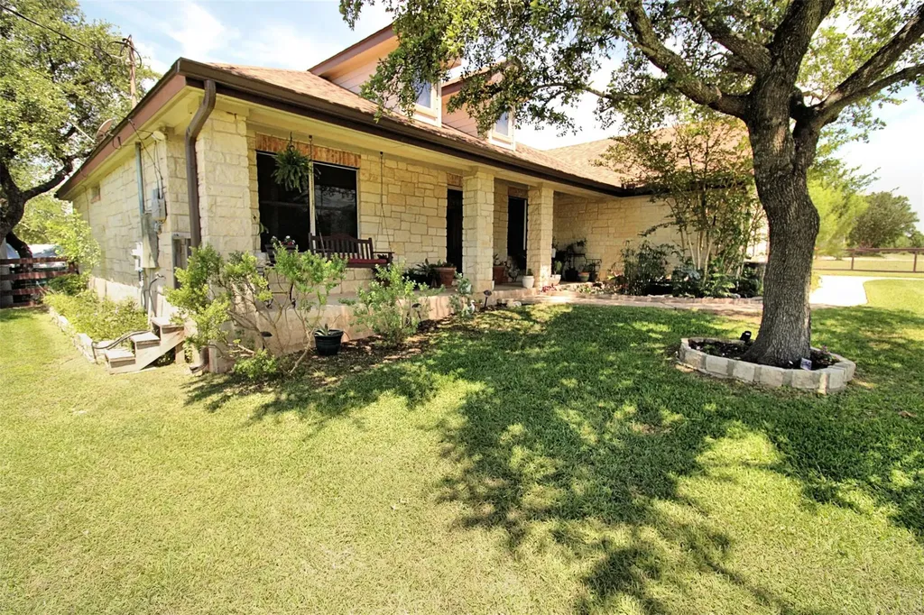 10260 Twin Lake Loop Dripping Springs TX 78620