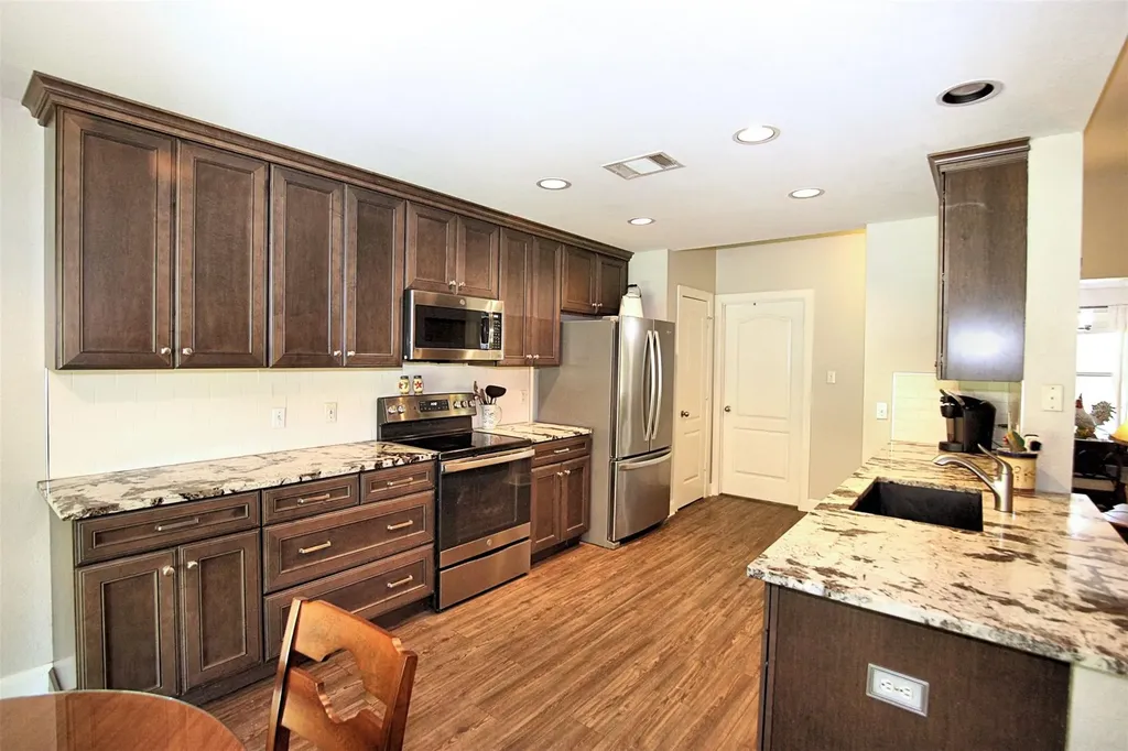 10260 Twin Lake Loop Dripping Springs TX 78620