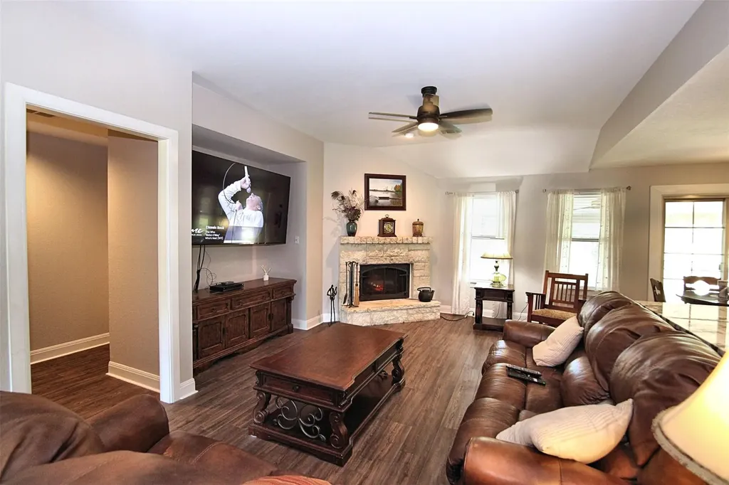 10260 Twin Lake Loop Dripping Springs TX 78620