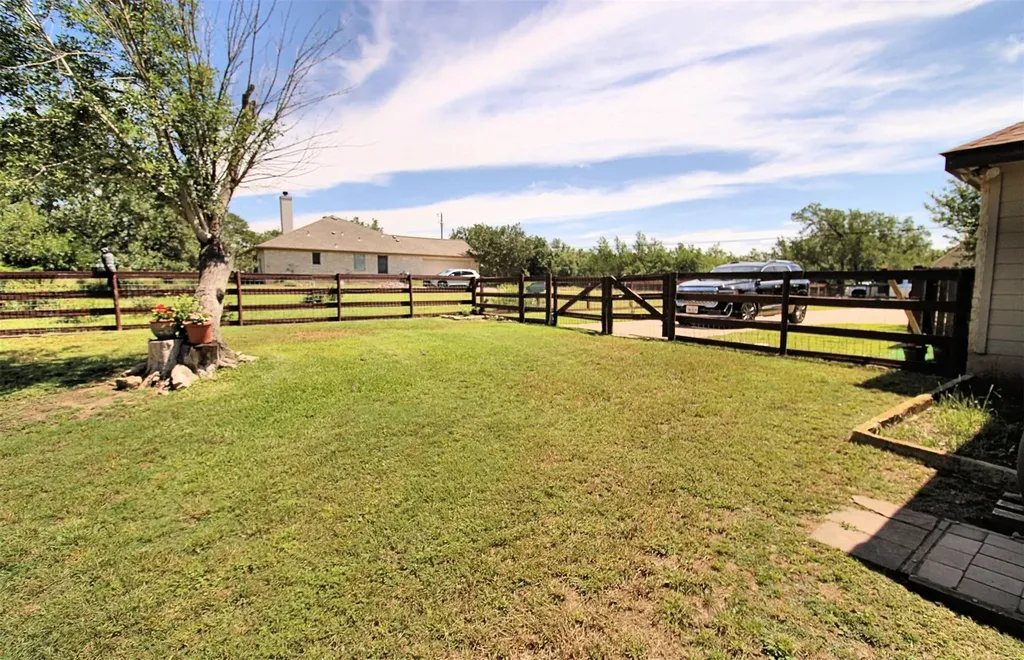10260 Twin Lake Loop Dripping Springs TX 78620
