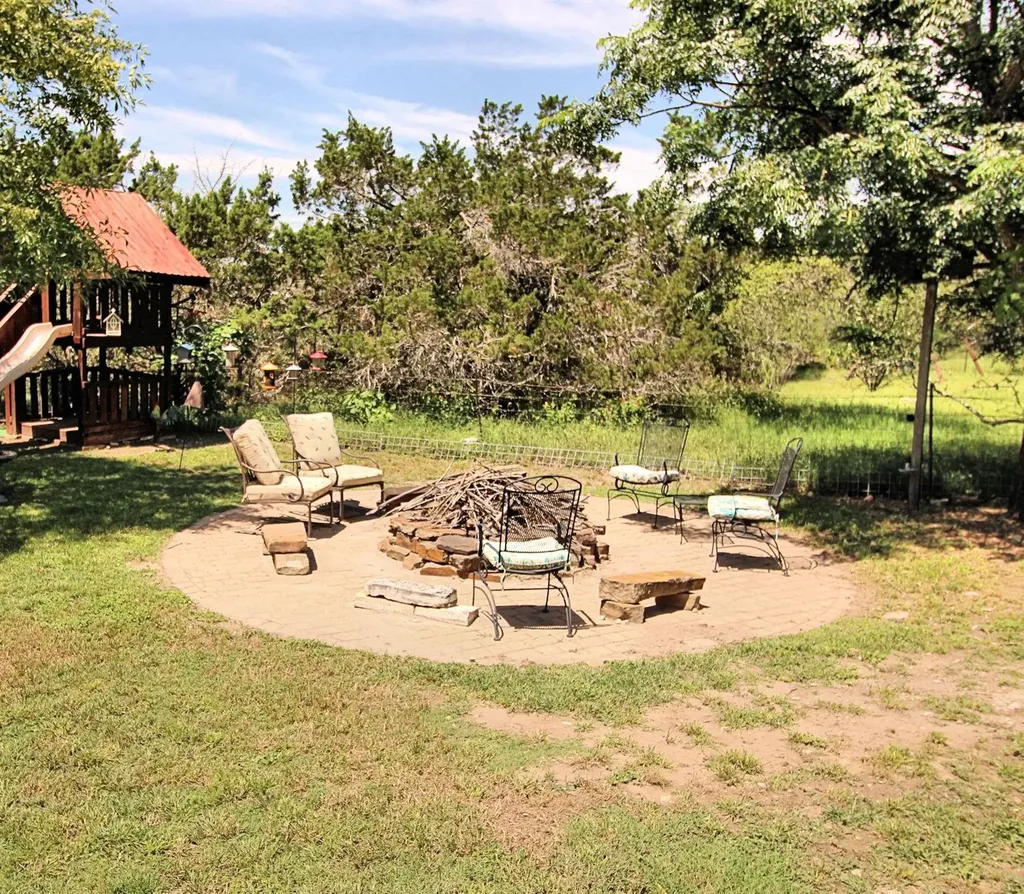 10260 Twin Lake Loop Dripping Springs TX 78620