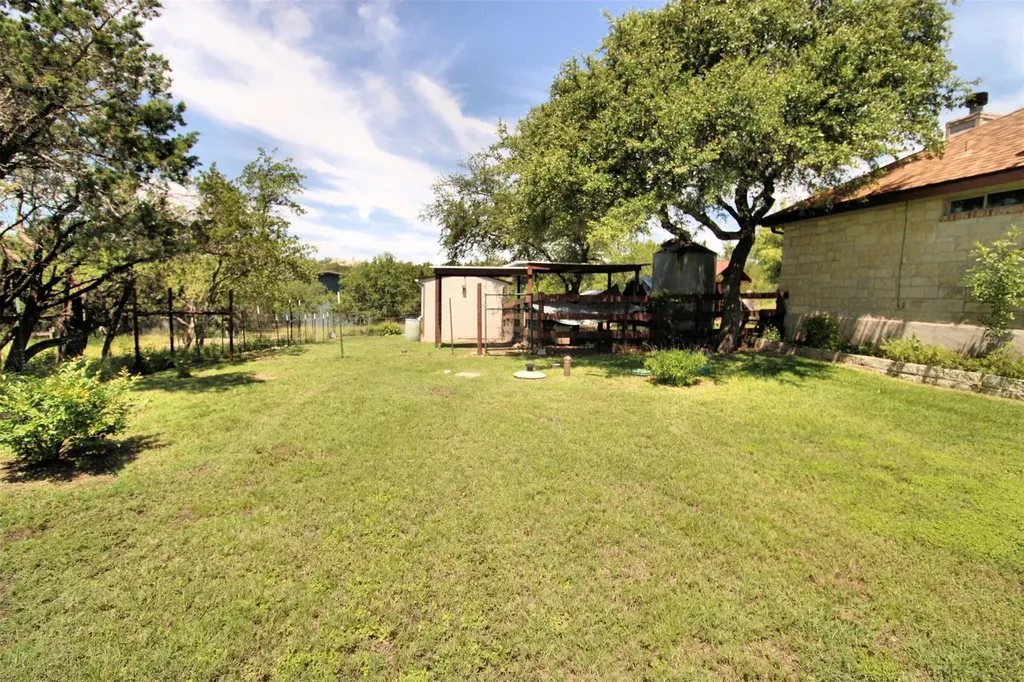10260 Twin Lake Loop Dripping Springs TX 78620